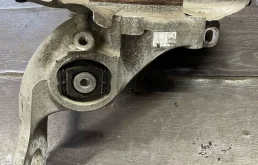 Кулак поворотный задний правый vag 8k0505432ar