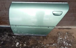 Дверь задняя левая audi a6 c5 4b0833051