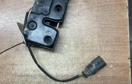 Замок капота audi q7 4l 4l0823509