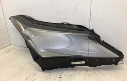 Стекло фары Lexus LX 2015-2023 8114560L10 3, переднее правое