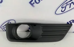 Накладка ПТФ Ford Focus 2 2005-2008 1337347 CB4, передняя правая