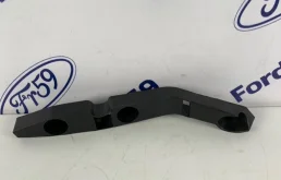 Кронштейн бампера Ford Focus 2 2005-2008 1337334 CB4, передний правый