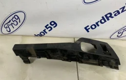 Кронштейн бампера Ford Focus 2 2007 1335698 CB4 1.8 (QQDB), передний правый