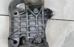 Кронштейн генератора Volkswagen Touareg 2007 059903143AC GP (7L7) 3.0 TDI (BKS)