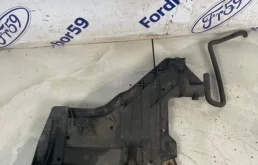 Кронштейн фары нижний Audi A4 2010 1301073033 B8, левый
