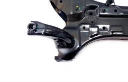 Подрамник двигателя для Hyundai Solaris 2021 года на фотографиях