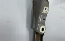 Шарнир капота для Skoda Rapid 2025 года на фотографиях