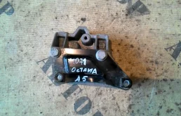 Кронштейн двигателя левый SKODA OCTAVIA (A5) 2004-2013 1K0199111E