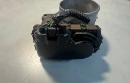 Дроссельная заслонка Volvo S60 8677796 B5244S