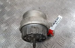 Подушка двигателя Audi A6 3.2