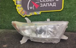 Фара Toyota Highlander 2013 8113048A30 GSU45 2GRFE, правая