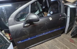 Дверь Peugeot 207 2008 3 door