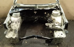 Передняя часть Ford Mondeo 2001 3