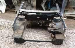 Передняя часть Ford Mondeo 2004 3