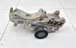 Кронштейн генератора Renault Logan 1 L90