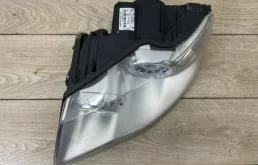 Фары для Volkswagen Touareg 2008 года на фотографиях