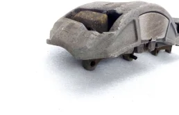 Скоба суппорта передняя для Audi A8 на фотографиях