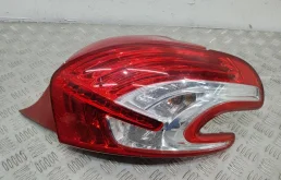 фонарь задний правый Peugeot 208  2014