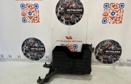 Площадка АКБ Skoda Superb 2009 1K0915335C 2 CBBB