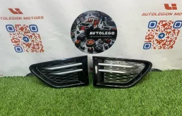Комплект решеток крыла Land Rover Range Rover Sport 2011 LR019280 L320 306DT