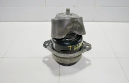 Опора двигателя VOLKSWAGEN TOUAREG 2002-2010 7L6199131C 7L