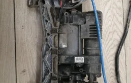 Компрессор пневмоподвески задний для Porsche Cayenne на фотографиях