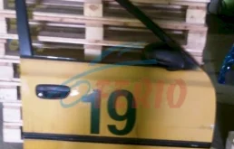 Двери для Hyundai Accent 2003 года на фотографиях