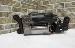 Компрессор пневмоподвески задний для BMW X6 2015 года на фотографиях