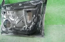 Дверь передняя правая для Audi A4 2015 года на фотографиях