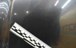 Капот для BMW 7er 2001 года на фотографиях