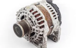 Генератор для Nissan X-Trail 2014 года на фотографиях