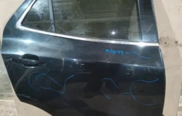 Накладка на дверь задняя правая для Opel Mokka 2015 года на фотографиях