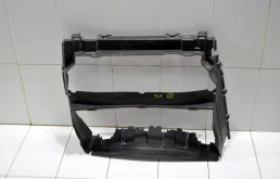Дефлектор радиатора LAND ROVER RANGE ROVER SPORT 2013+ LR033397 L494