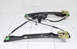 Стеклоподъемник Ford Focus 2015 1870697 CB8, передний правый