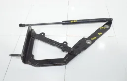 Петля капота LAND ROVER DISCOVERY 2013 LR040747 L319, правая