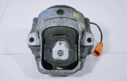 Опора двигателя AUDI A5 2012 8R0198381B 8T 2.0 CAEB