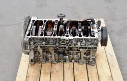 Блок цилиндров VOLVO XC70 2000-2007 8251489 SZ B5254T2