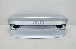 Крышка багажника Audi A3 2014 8V5827025F 8V 1.8L (CJSA)