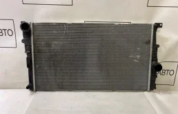 Радиатор охлаждения BMW 3 2013 17118672102 F30 F31 2.0D