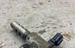 Клапан VVT-i Toyota Camry 2007 1533031020 V40 3.5
