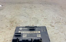 Блок комфорта двери Audi Q5 2010 8K0959795C 8R 2.0, задний левый