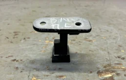 Петля двери BMW 5 2020 7333059 G30 2.0, передняя левая