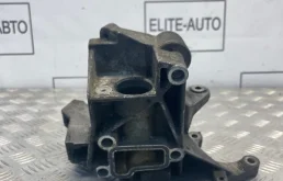 Кронштейн насоса ГУР VW Touareg 2009 059145169 3.0D