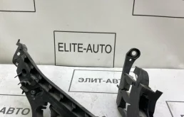 Кронштейн бампера Audi A4 2010 8K0805608R B8, правый