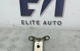 Петля двери Nissan Qashqai 2007 824212F030 J10 2.0, задняя правая