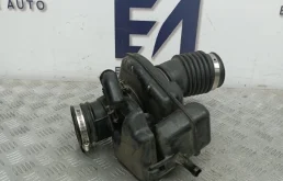 Патрубок воздушного фильтра Nissan Murano 2005 16576CA000 Z50 3.5