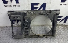 Рамка радиатора Citroen DS5 2012 9676568780 1.6