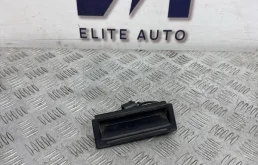 Кнопка открывания багажника VW Touareg 2008 1J0827566L 7L 3.6