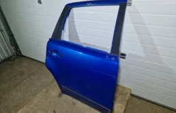 Дверь задняя правая для Nissan Note E11 2005-2012