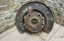 Кулак задний левый для Audi Q7 на фотографиях